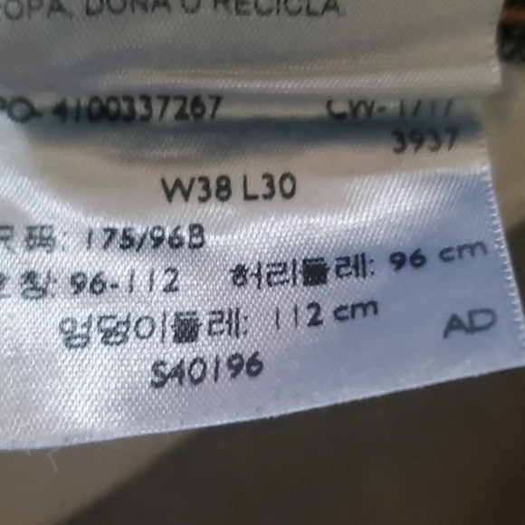 Levi's 38x30 straight leg jeans - Picture 9 of 9